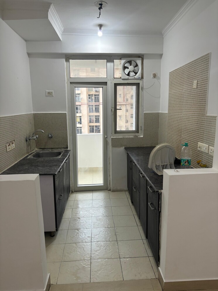 Kitchen, amrapali-platinum 3 Bedroom 1775 Sq.Ft. Apartment In Sector 119 Noida 9705268