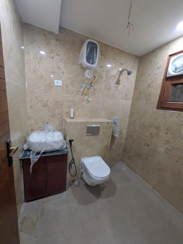 Bathroom in 3 BHK Apartment at Emaar MGF Emerald Hills, Sector 65 – for Rent