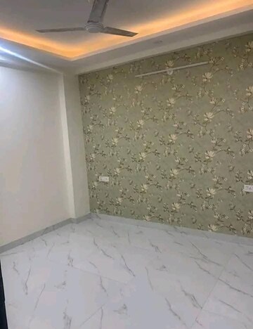 Room in 3 BHK Apartment at Chattarpur – for Rent