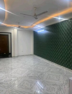 Room in 3 BHK Apartment at Chattarpur – for Rent