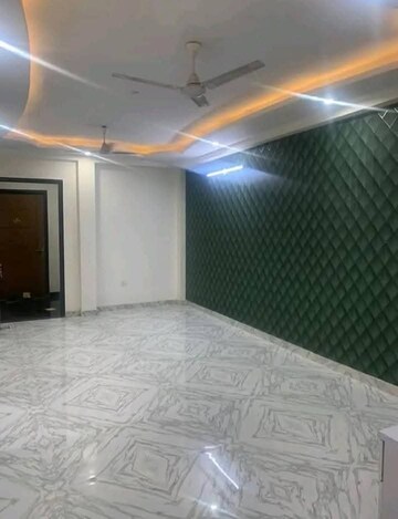 Room in 3 BHK Apartment at Chattarpur – for Rent