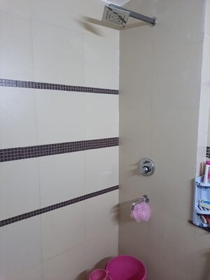 Furnished Amenities in 2 BHK Apartment at Unitech Uniworld Gardens 2, Sector 47 – for Sale