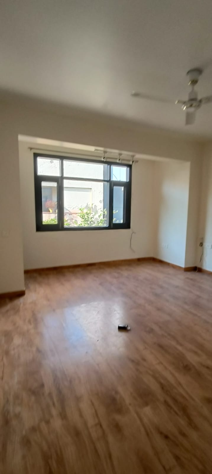 4 BHK + Pooja Room,Servant Room,Study Room,Extra Room 360 Sq.Yd. Builder Floor in Nirvana Country Birch Court