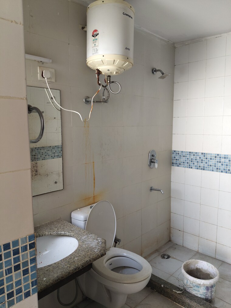 Bathroom, unitech-uniworld-gardens-2 3 Bedroom 1288 Sq.Ft. Apartment In Sector 47 Gurgaon 9705339