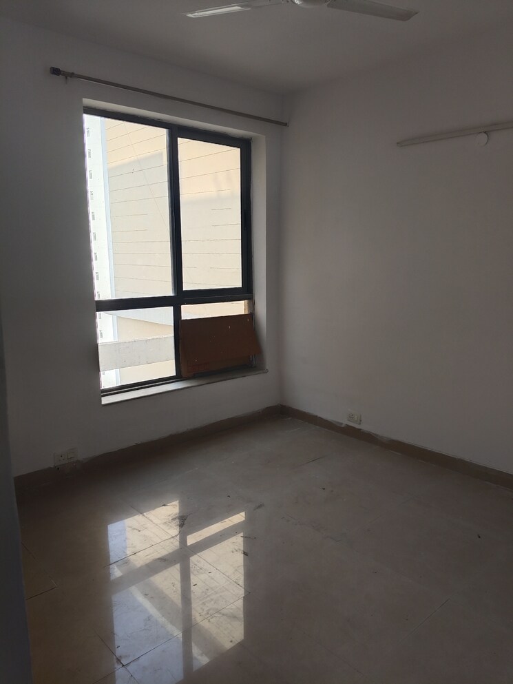 Room, unitech-uniworld-gardens-2 3 Bedroom 1288 Sq.Ft. Apartment In Sector 47 Gurgaon 9705339