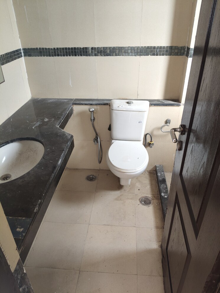 Master Bedroom, unitech-uniworld-gardens-2 3 Bedroom 1288 Sq.Ft. Apartment In Sector 47 Gurgaon 9705339