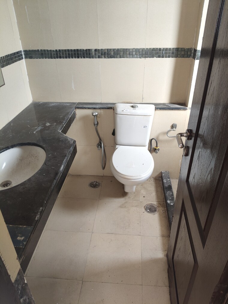 Master Bedroom, unitech-uniworld-gardens-2 3 Bedroom 1288 Sq.Ft. Apartment In Sector 47 Gurgaon 9705339