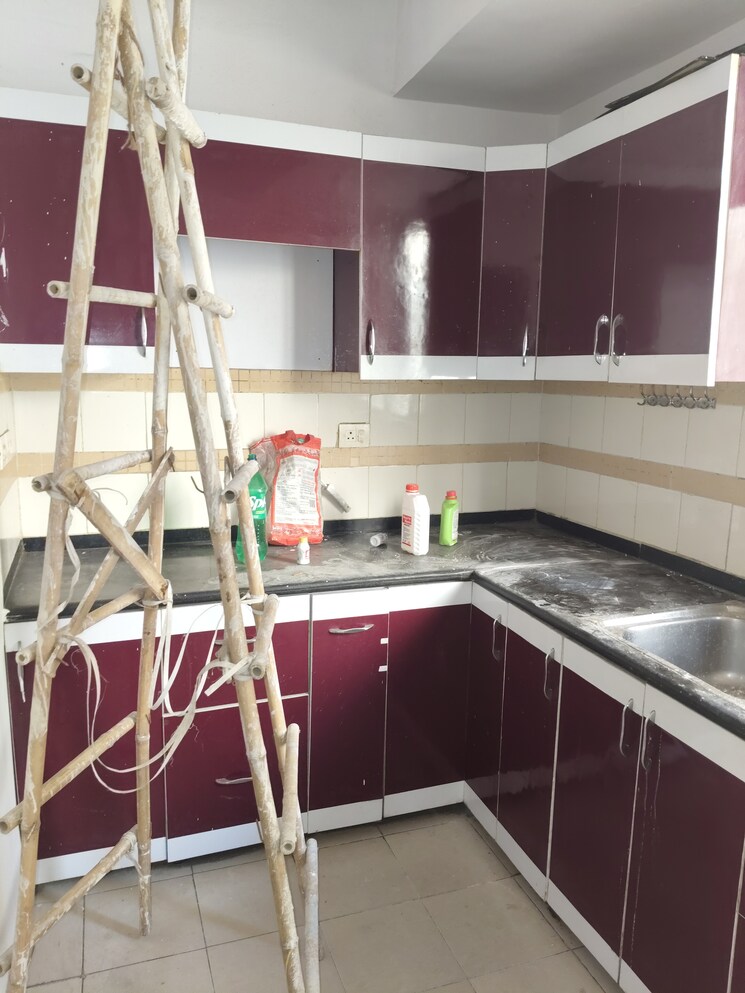 Kitchen, unitech-uniworld-gardens-2 3 Bedroom 1288 Sq.Ft. Apartment In Sector 47 Gurgaon 9705339