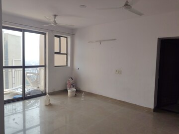 Room in 3 BHK Apartment at Unitech Uniworld Gardens 2, Sector 47 – for Sale