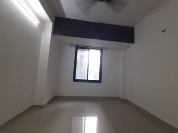 Room in 1 BHK Apartment at Goregaon West – for Rent