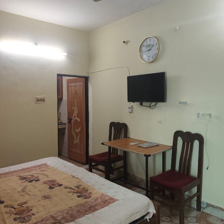 Bedroom, gomti nagar Pg For Girls In Gomti Nagar 9705375
