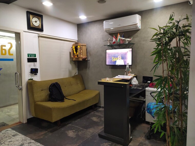 Team Area, old padra road Commercial Office Space 600 Sq.Ft. In Old Padra Road Vadodara 9705396