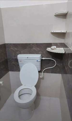 Team Area in 4 BHK Independent House at Aliganj – for Rent