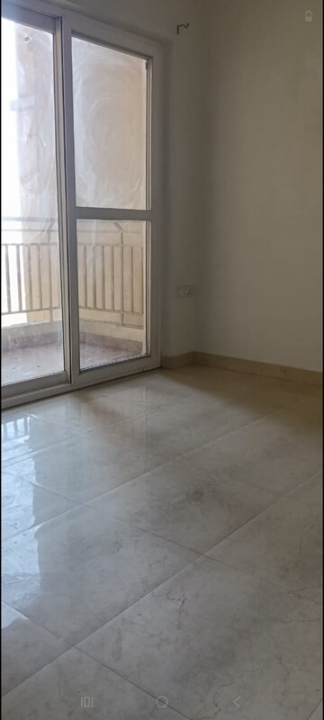 Room in 3 BHK Apartment at Civitech Stadia, Sector 79 – for Rent