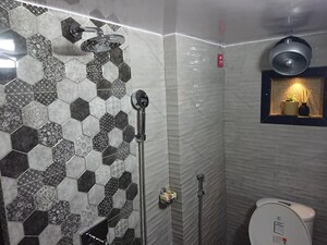 Bathroom in 1 BHK Apartment at Shree Vallabh Tower, Malad West – for Rent