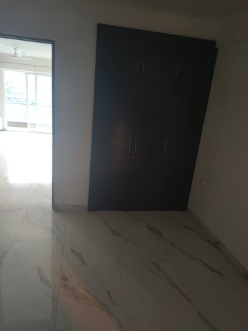 Furnished Amenities in 3 BHK Apartment at M3M Soulitude, Sector 89 – for Rent