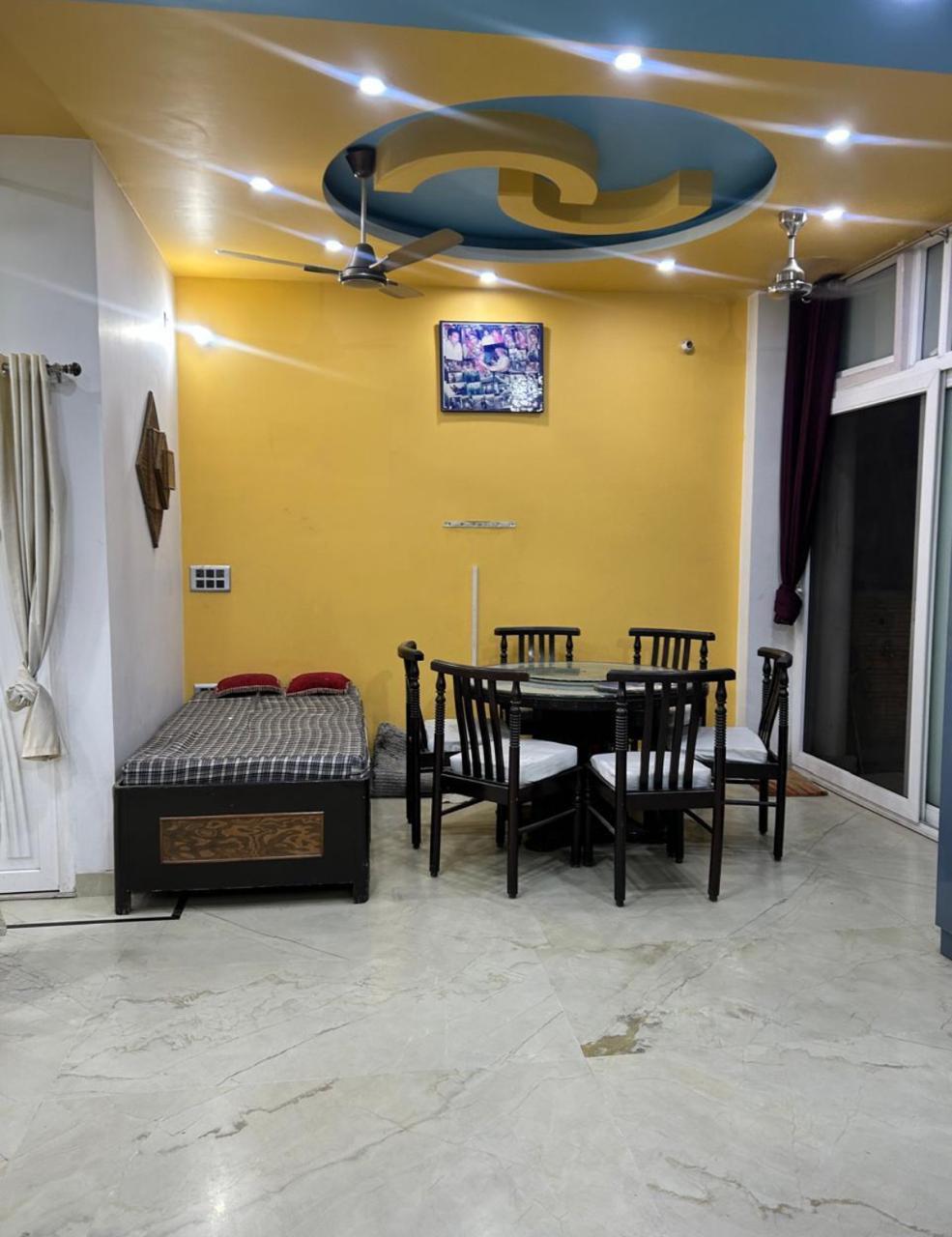 4 BHK Apartment For Rent in Sector 18 Dwarka
