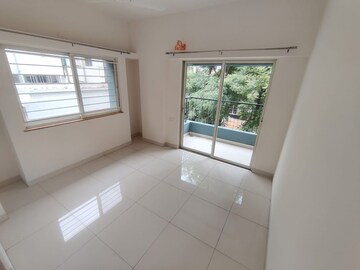 Room in 3 BHK Apartment at Kumar Primrose, Kharadi – for Rent