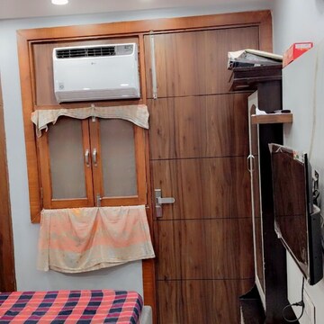 Furnished Amenities in 2 BHK Builder Floor at Dwarka Mor – for Sale