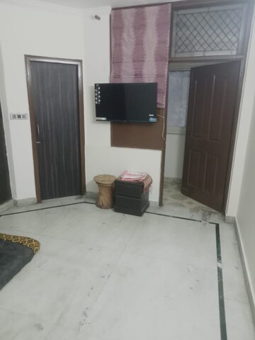 Bathroom in 1 BHK Builder Floor at Patel Nagar – for Rent