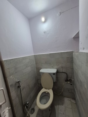 Bathroom in 1.5 BHK Apartment at Mayur Vihar – for Rent