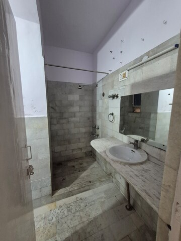 Kitchen in 1.5 BHK Apartment at Mayur Vihar – for Rent