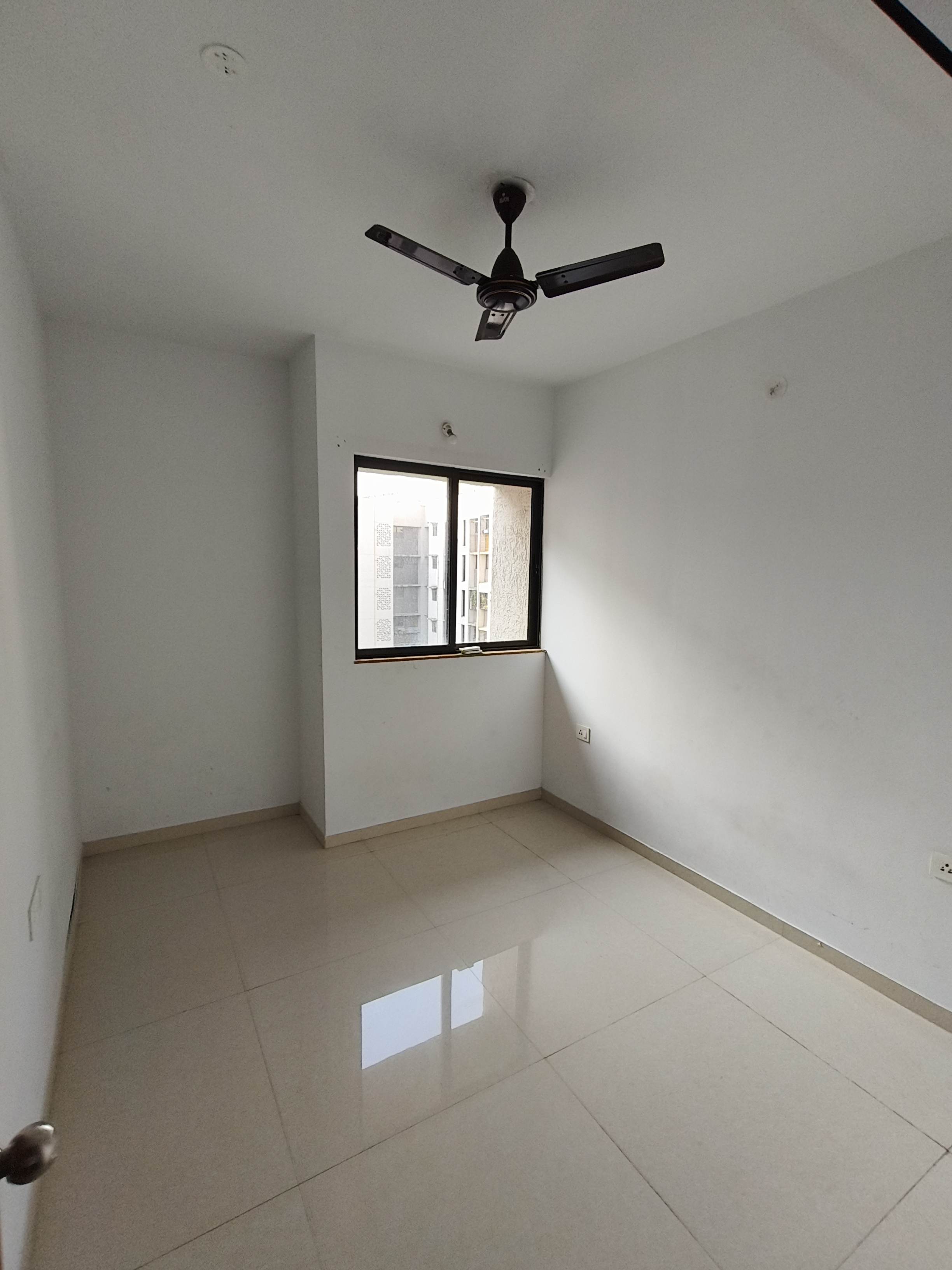 1 BHK Apartment For Sale in Lodha Downtown