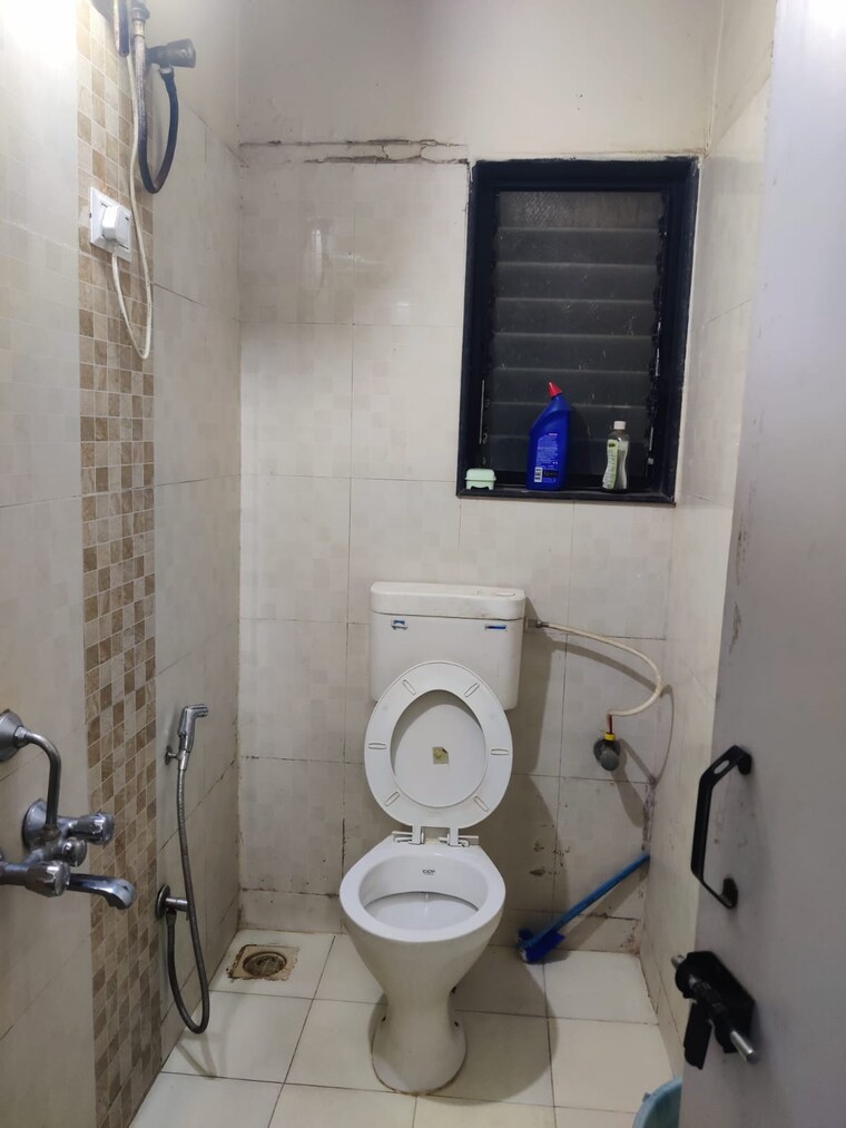 Bathroom, wadgaon sheri 2 Bedroom 925 Sq.Ft. Apartment In Wadgaon Sheri Pune 9705461