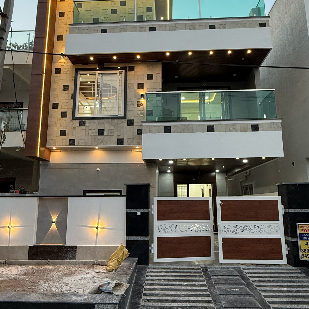 4 BHK + Pooja Room,Extra Room Villa For Sale in Ambience Towers