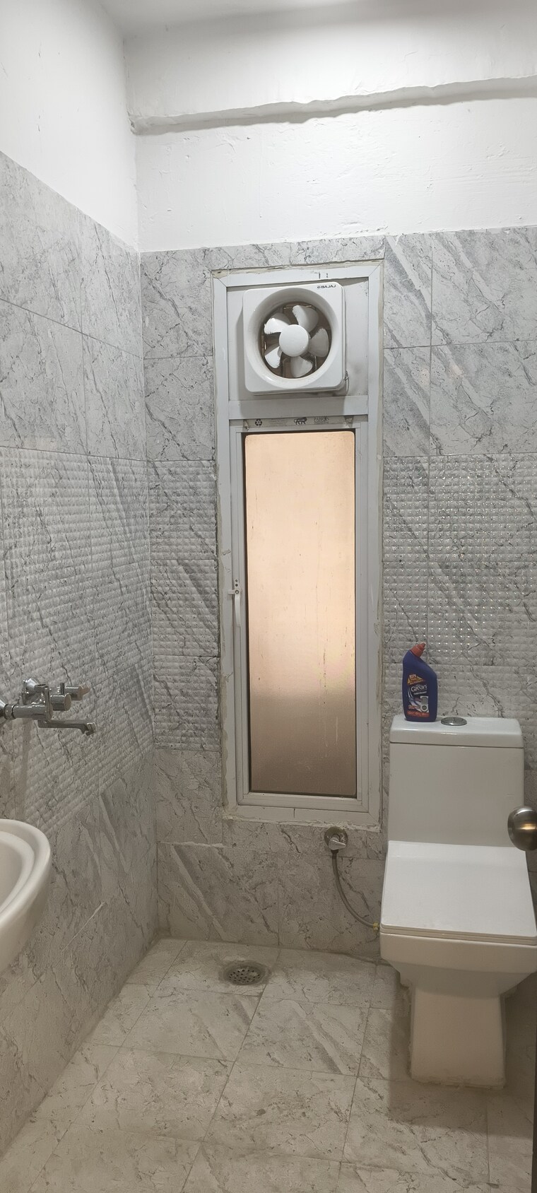 Bathroom, prateek-grand-city 1.5 Bedroom 544 Sq.Ft. Apartment In Siddharth Vihar Ghaziabad 9705489