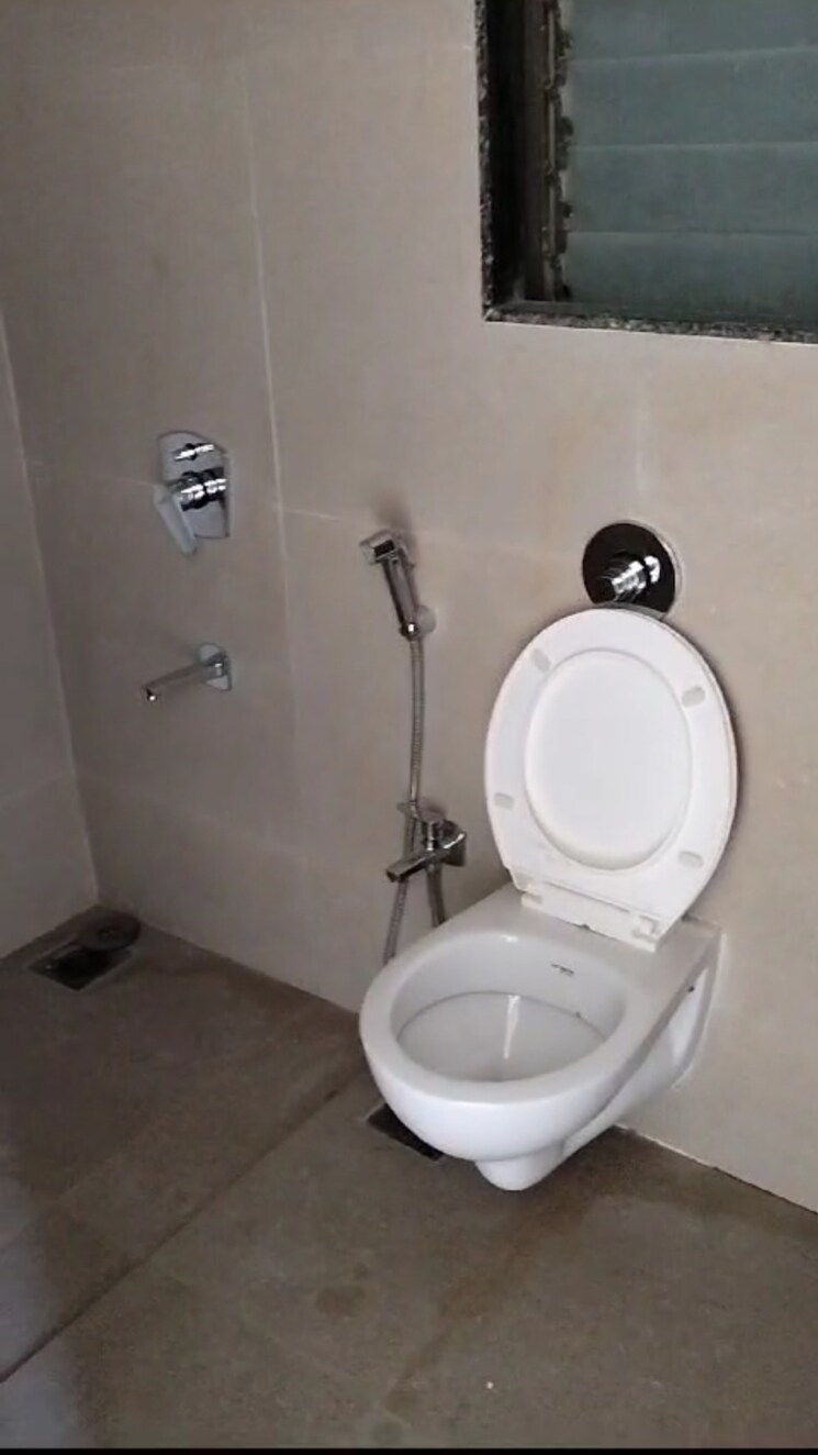 Bathroom, je-and-vee-vrindavan 2 Bedroom 715 Sq.Ft. Apartment In Malad East Mumbai 9705508