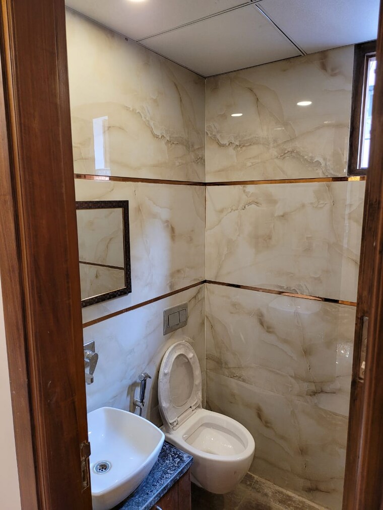 Bathroom, kohli-one-malibu-town 3 Bedroom 1800 Sq.Ft. Builder Floor In Sector 47 Gurgaon 9705526
