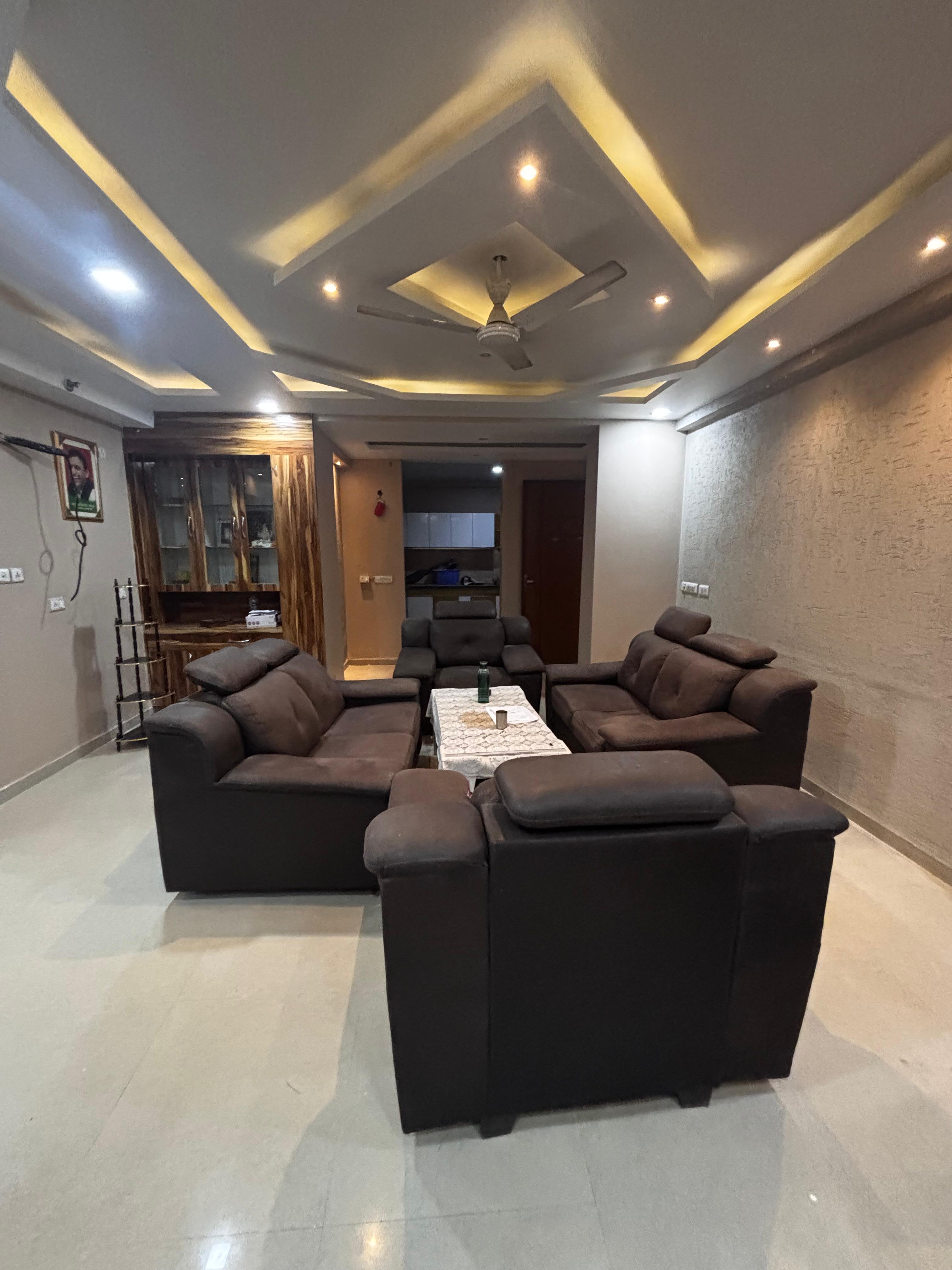 3.5 BHK + Servant Room Apartment For Rent in Omaxe Waterscape 