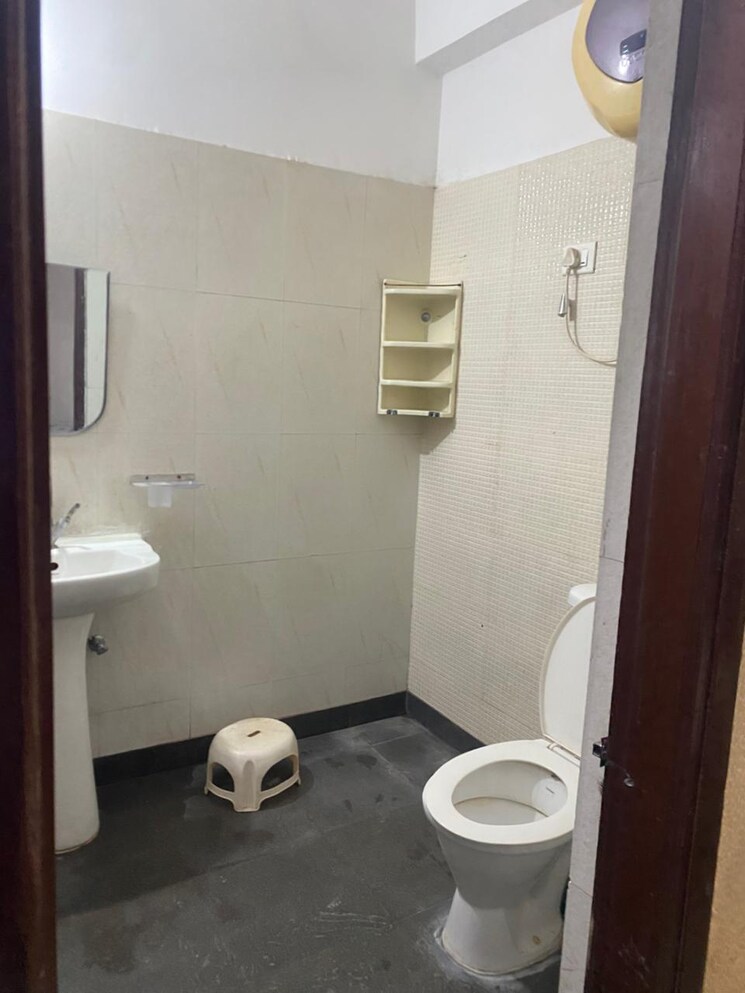 Bathroom, ambala highway 2 Bedroom 1307 Sq.Ft. Apartment In Ambala Highway Zirakpur 9705553