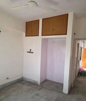 Room in 2 BHK Apartment at Hazratganj – for Sale