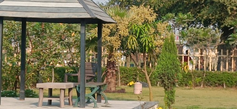 Garden, swaraaj-the-villagio  10000 Sq.Ft. Plot In Mohanlalganj Lucknow 9705561