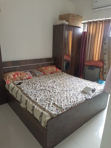 Master Bedroom in 2 BHK Apartment at Ashar Metro Towers, Vartak Nagar – for Rent