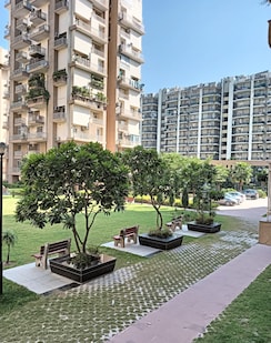 2 BHK + Pooja Room Apartment For Sale in Sushma Crescent