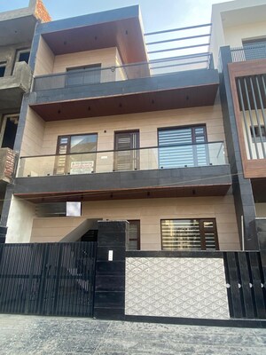 Kitchen in 5 BHK Villa at Aura Homes, Patiala Road – for Sale