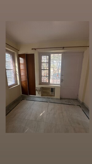 Room in 3 BHK Apartment at SS Mayfield Gardens, Sector 51 – for Rent