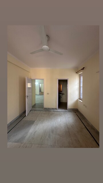 Room in 3 BHK Apartment at SS Mayfield Gardens, Sector 51 – for Rent