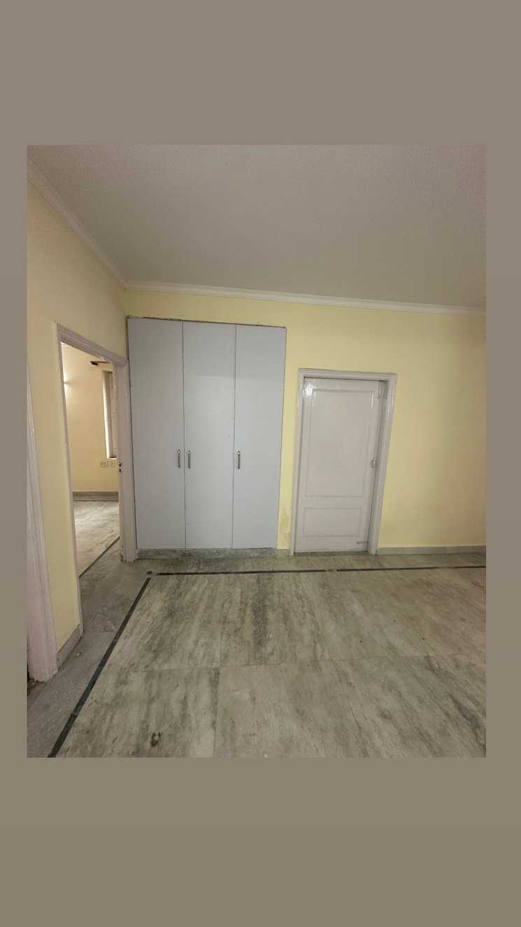 Room, ss-mayfield-gardens 3 Bedroom 3200 Sq.Ft. Apartment In Sector 51 Gurgaon 9705591