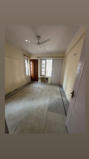 Room in 3 BHK Apartment at SS Mayfield Gardens, Sector 51 – for Rent