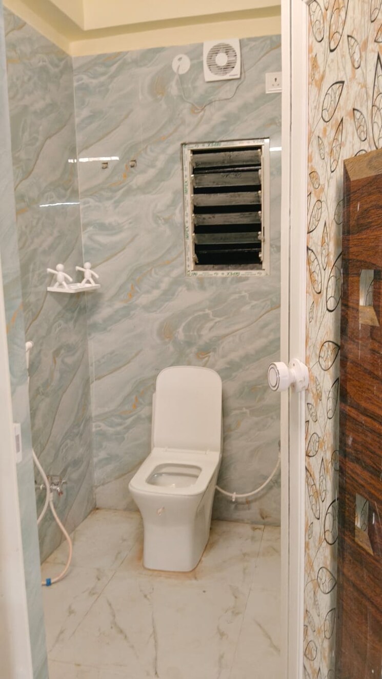 Bathroom, natural-awas 3 Bedroom 1235 Sq.Ft. Apartment In Chinar Park Kolkata 9705604