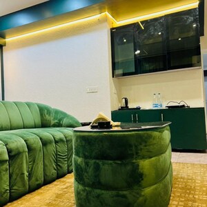 Living Room in  Pg at Vineet Khand – for Rent