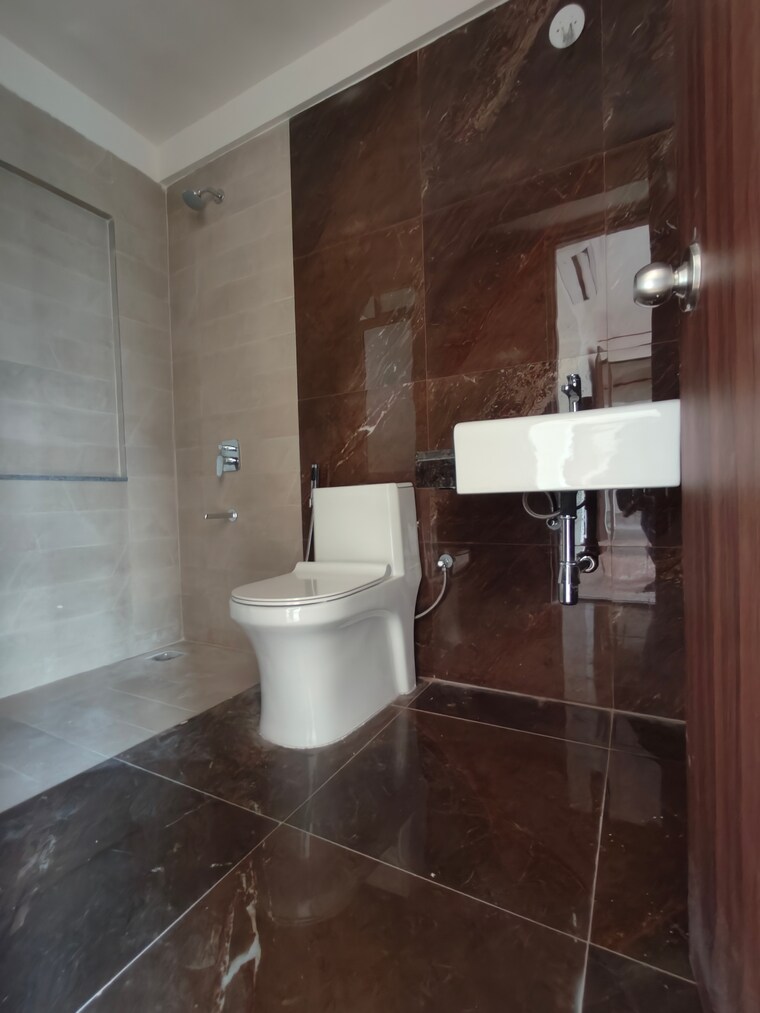 Bathroom, indiabulls-one-indiabulls 2 Bedroom 806 Sq.Ft. Apartment In Pokhran Road No Two Thane 9705627