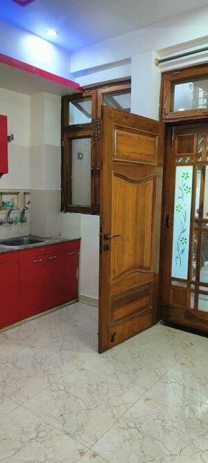 Furnished Amenities in 2 BHK Builder Floor at Gomti Nagar – for Rent