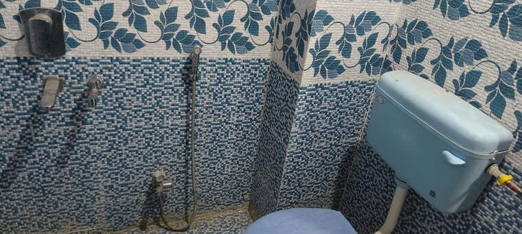 Bathroom, gomti nagar 2 Bedroom 1250 Sq.Ft. Builder Floor In Gomti Nagar Lucknow 9705642