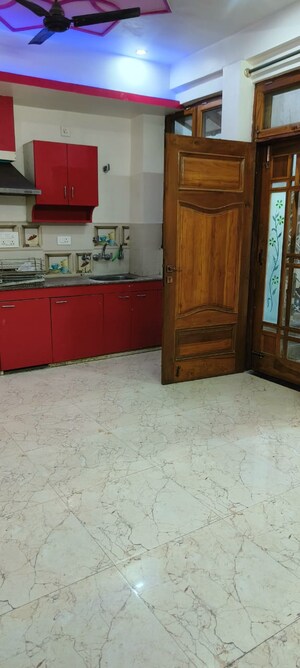 Kitchen in 2 BHK Builder Floor at Gomti Nagar – for Rent