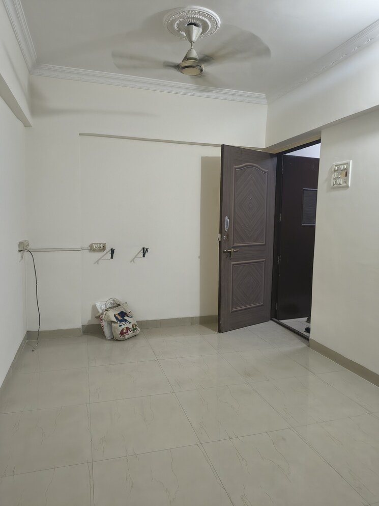 undefined, kurla east Commercial Office Space 450 Sq.Ft. In Kurla East Mumbai 9705640